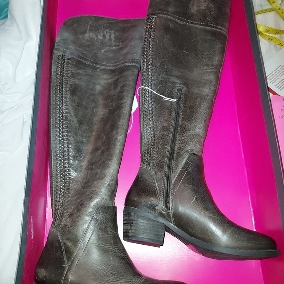 Vince Camuto Bendra Distressed urban boots size 5. Grey is color but looks brown - Picture 11 of 16